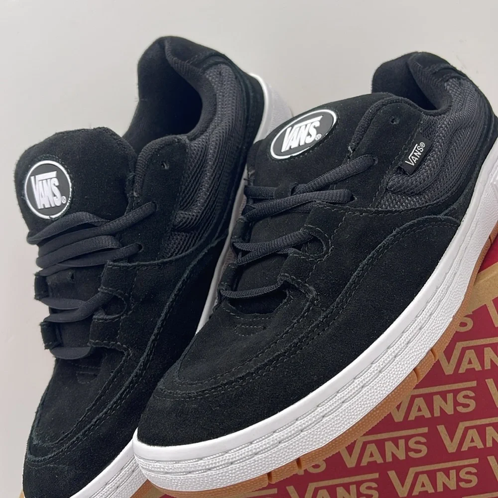 Vans Men’s Speed Ls Black/True White
VN000CTNBP6 Sneakers - Picture 6 of 16